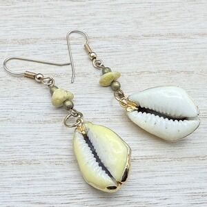 Vintage Cowrie Shell‎ Earrings Cream Gold Tone Accent Coastal Boho Dangles